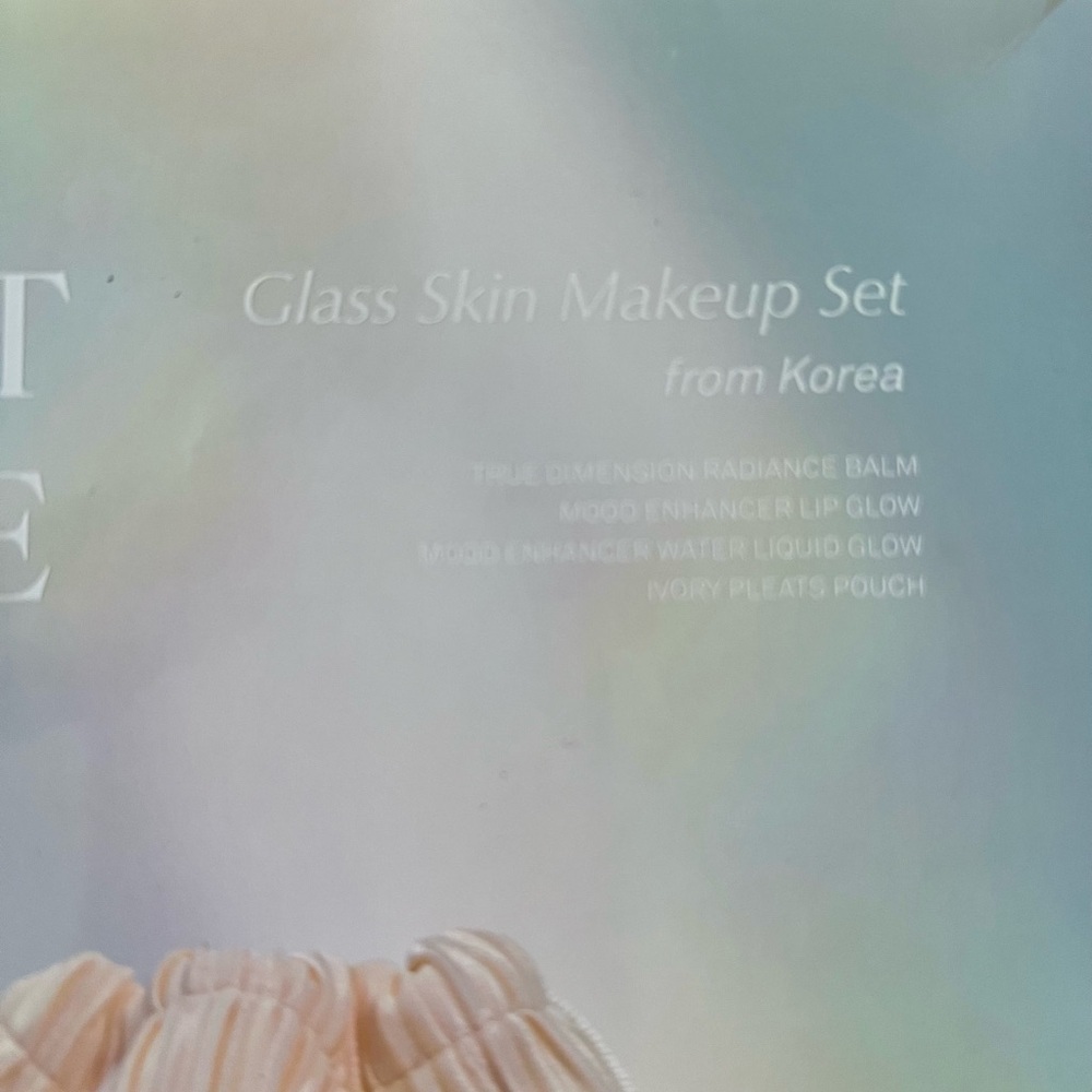 Hince Glass Skin Makeup Gift Set – Radiance Balm + Lip Glow + Pouch new sealed​ - Picture 10 of 11